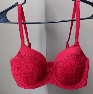 Victoria's Secret 34DD Body by Victoria Bra